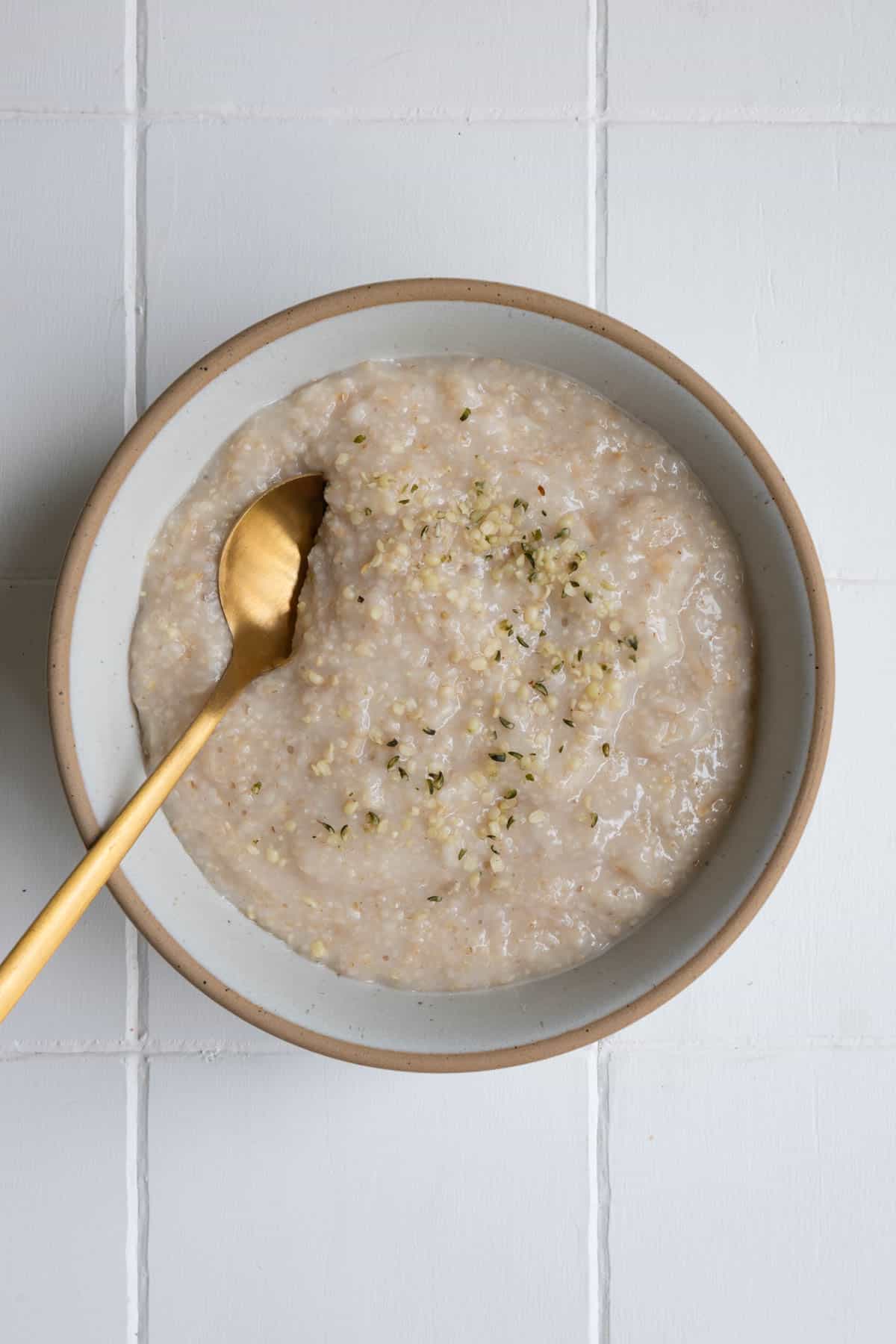 Oat Bran Oats with cholesterol-lowering benefits and diabetic-friendly formula.
